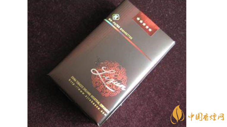 这款软长嘴利群俗名软阳光,价格定位在中档香烟的层次,口感醇厚,抽完