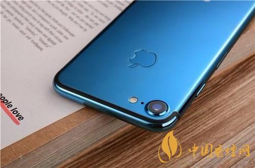 iphone12蓝色好看吗？ iphone12蓝色和白色哪个好看？