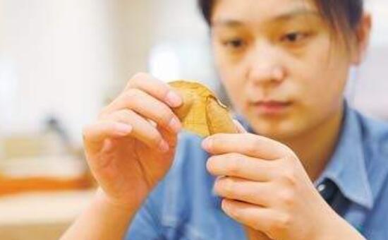 冬季雪茄养护流程图 雪茄是裸养还是在盒里都有技巧