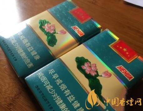 外包装上正面为荷花图案,配上清新绿色色调.