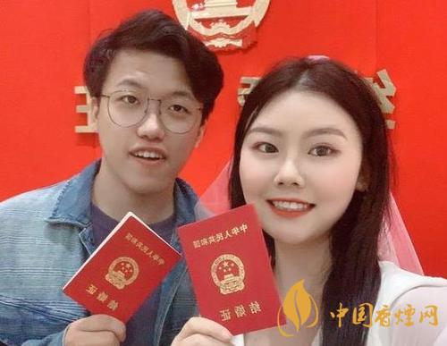 90后同名同姓情侣领证结婚 太有夫妻缘了！