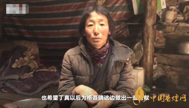 丁真家住甘孜州理塘县然日卡村,父母是牧民,放牧季节就住在离家4公里