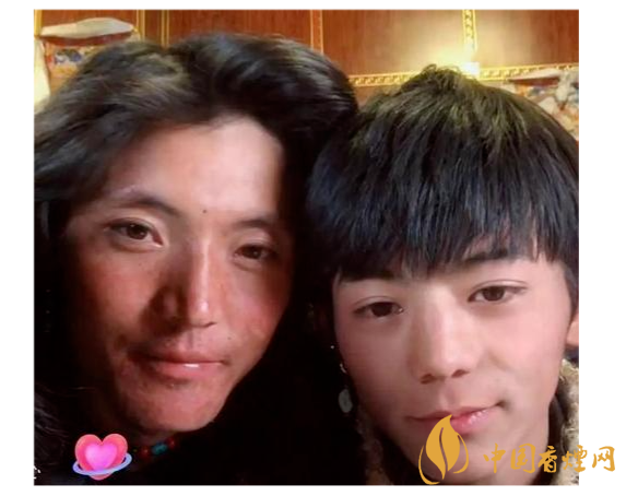 丁真深知走红背后将是无尽的曝光与流言,首先想到的就是不要让家人