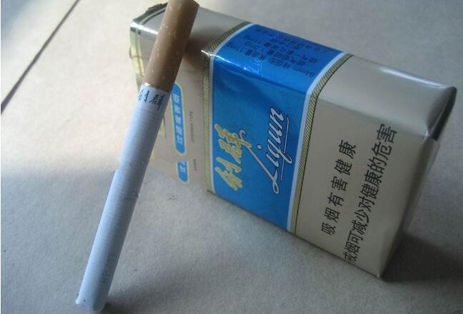 软蓝利群香烟价格表图 软蓝利群香烟报价18元/盒