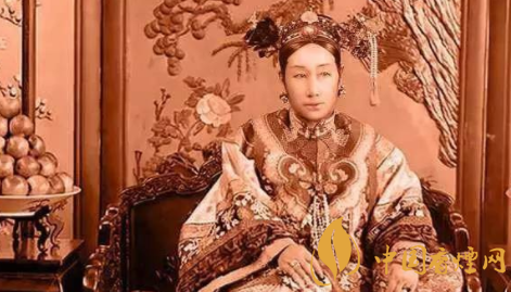 中国历史上最奢侈烟民是谁 古代最奢侈的人女烟民慈禧太后