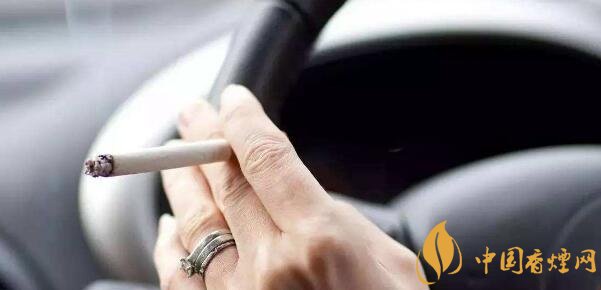 开车可以吸烟吗 开车抽烟的危害