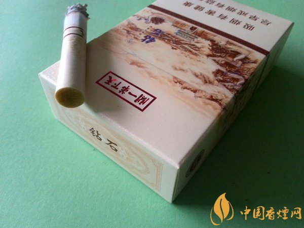 钻石香烟价格表图 钻石烟(天下第一关8mg)多少钱一包(15元)